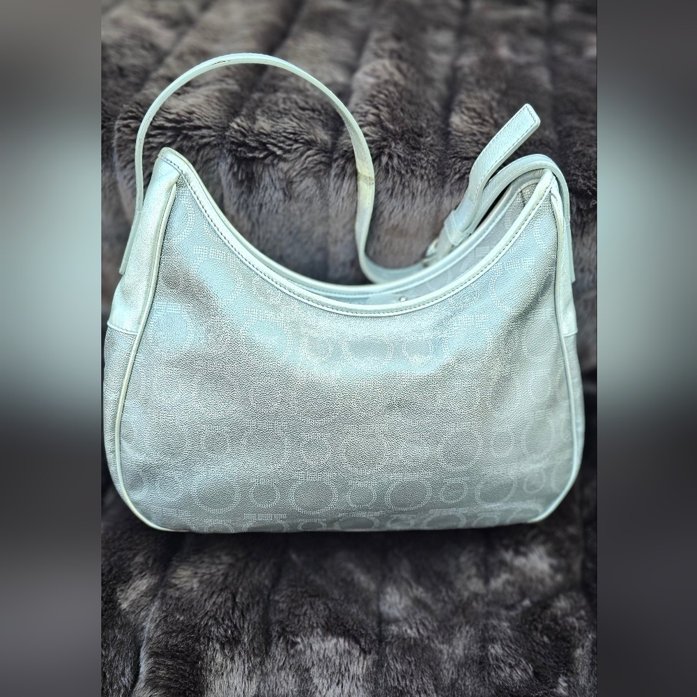 Salvatore Ferragamo Gancini Shoulder or hobo Bag. - Picture 3 of 15